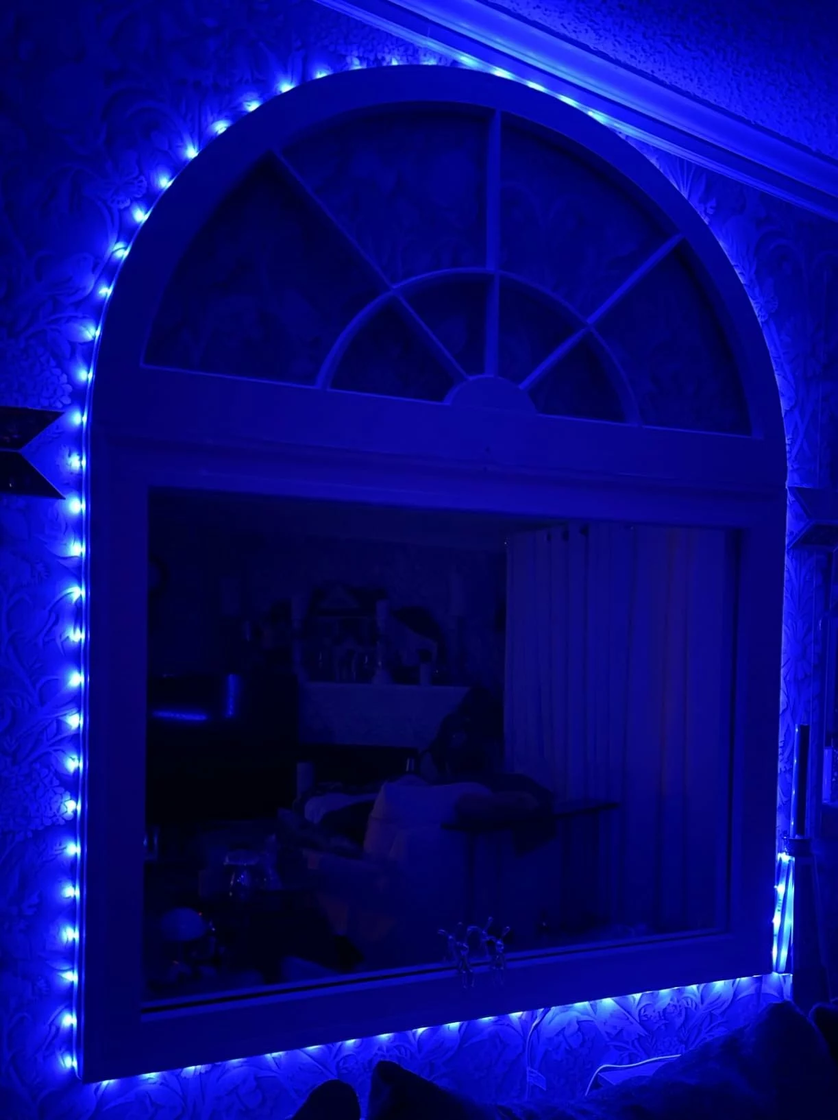Click to view full screen Philips Hue 16ft Indoor Smart LED Lightstrip Base Kit - 1 Pack, Works with Hue App, Alexa, Google Assistant & Apple HomeKit photo review