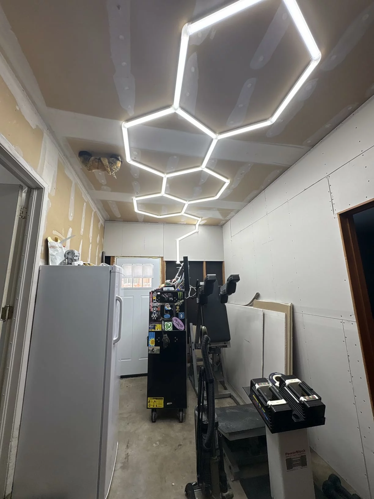 Click to view full screen LZHOME 25-Pack Hexagon LED Garage Lights - Oversized, Ultra-Bright 26,400LM Ceiling Lighting for Car Detailing, Workshops, Warehouses, Gyms, Basements, and Car Wash Areas photo review
