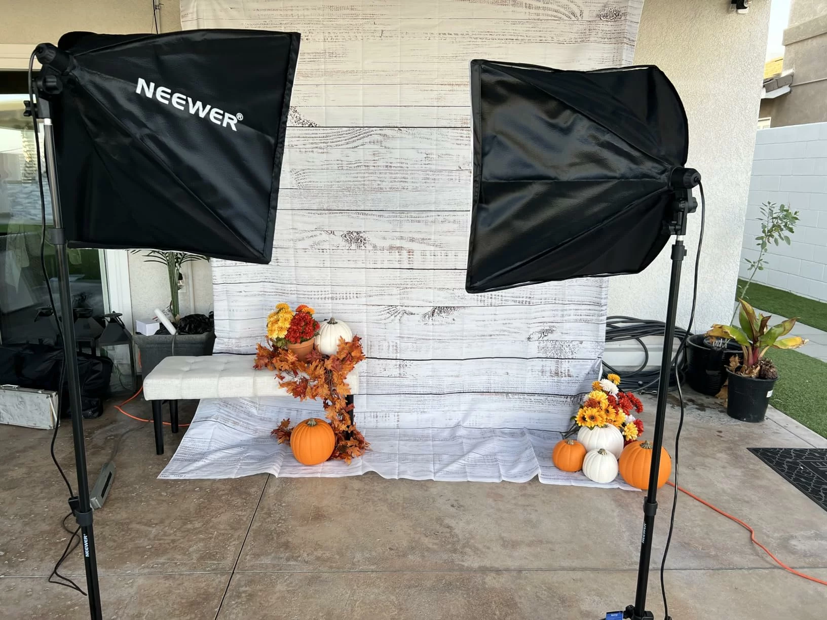 Click to view full screen Neewer Photography Lighting Kit with Backdrops - 8.5x10ft Backdrop Stand System, UL-Certified 24W LED Continuous Lighting (800W Equivalent) with 5700K Soft Light Umbrella and Softbox, Photo Studio Equipment for Video and Photo Shoots photo review