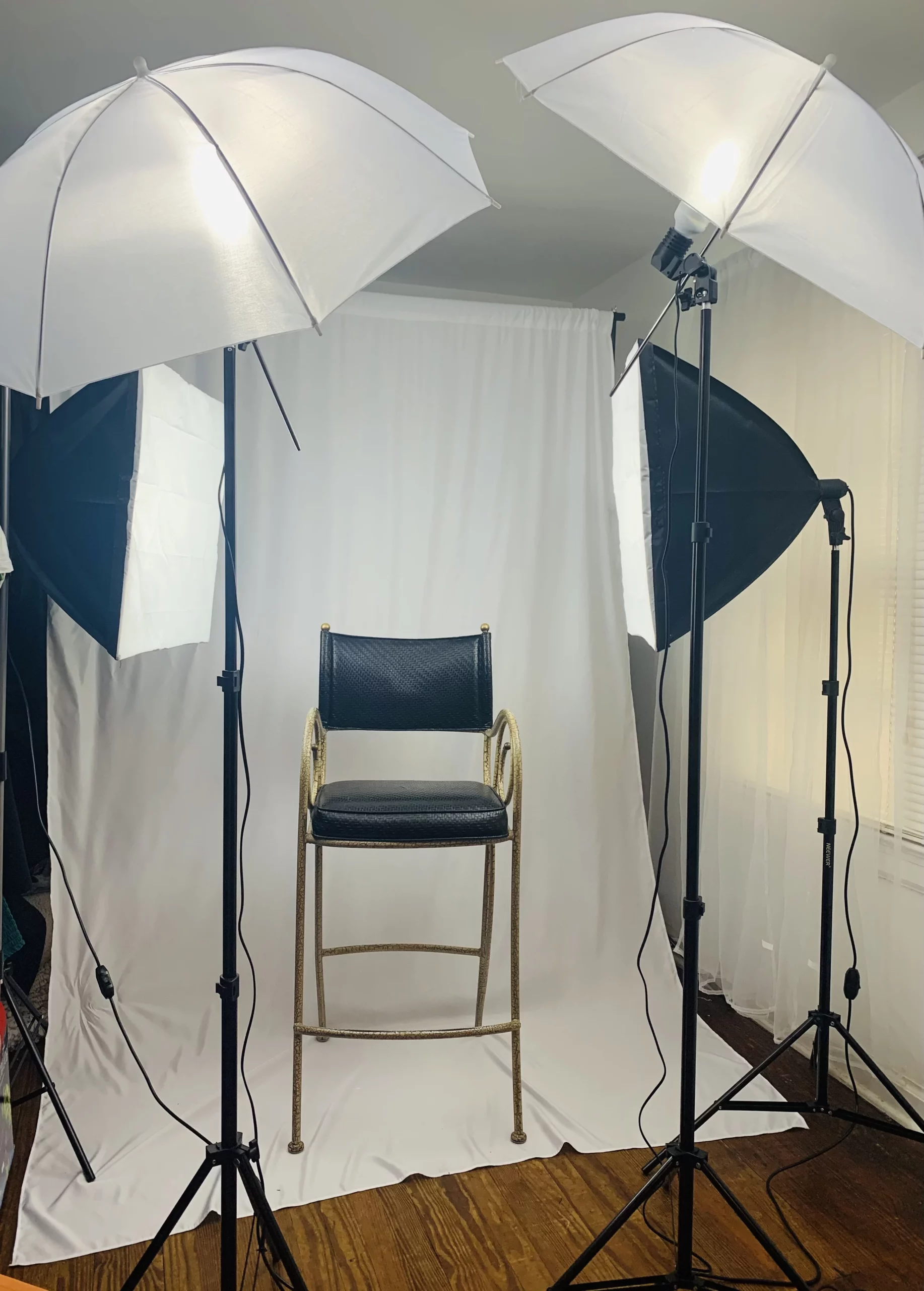 Click to view full screen Neewer Photography Lighting Kit with Backdrops - 8.5x10ft Backdrop Stand System, UL-Certified 24W LED Continuous Lighting (800W Equivalent) with 5700K Soft Light Umbrella and Softbox, Photo Studio Equipment for Video and Photo Shoots photo review