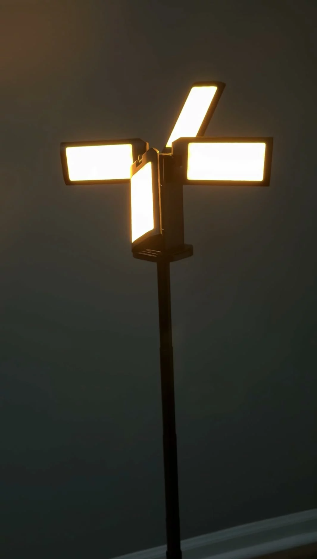 Click to view full screen 14000mAh Rechargeable Camping Light With Stand Portable Work Light With 4 LED Lamp Heads 4000LM Camping Essentials Emergency Telescopic photo review