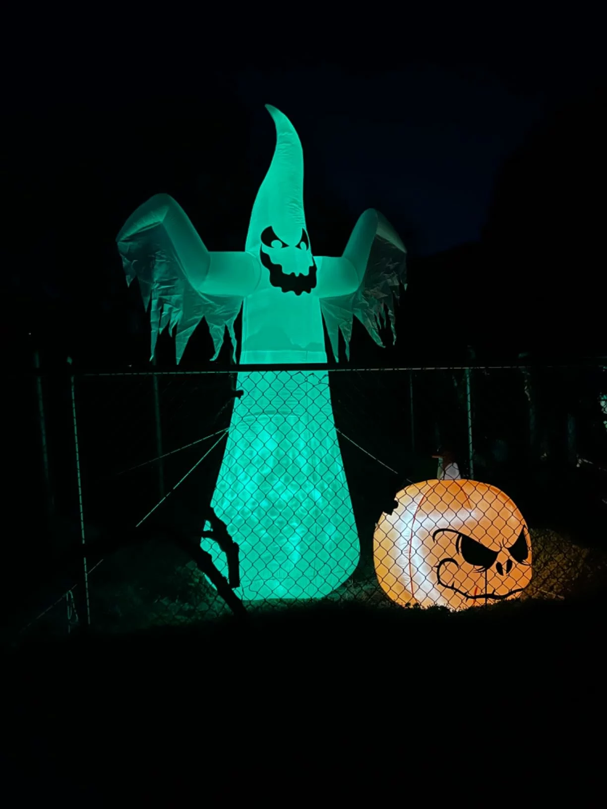 Click to view full screen 7FT Halloween Inflatable Pumpkin Patch with Tombstone Black Cat Bat Blow Up Yard Decoration with LED Lights photo review