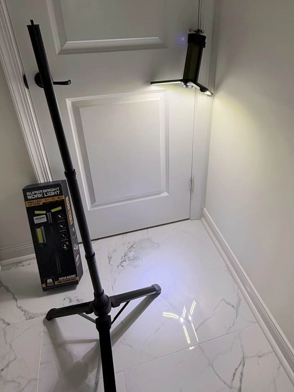 Click to view full screen Rechargeable Camping Light With Stand Cordless Work Light Kit 3 Head 500/1000/2000 Lumen 3500/6500K Dimmable 6Ah With Detachable Tripod photo review