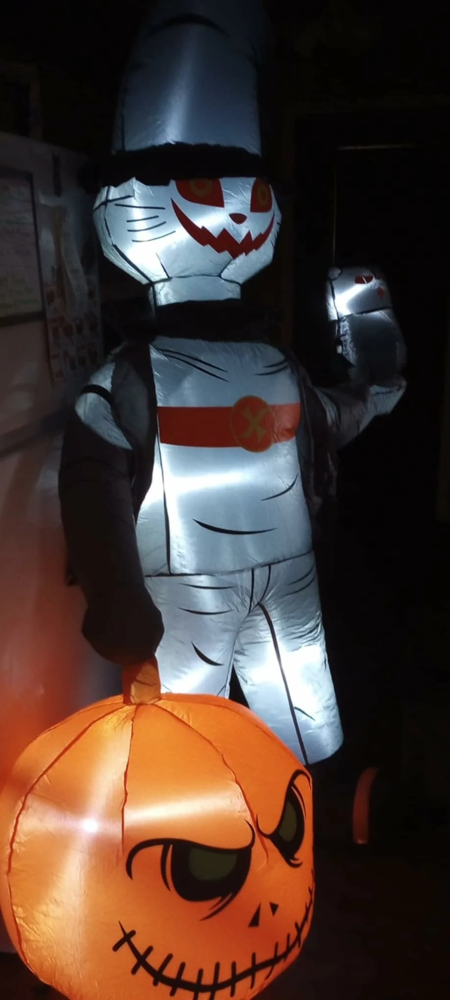 Click to view full screen Halloween Inflatable 7FT Pumpkin Yard Decoration, Lighted Blow Up Outdoor Indoor Lawn Garden Halloween Party Decor photo review