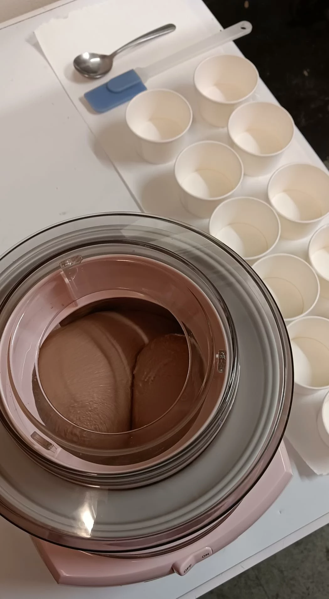 Click to view full screen Ice Cream Maker Machine, 1.5 Quart Double Insulated Machine, Sorbet and Frozen Yogurt Maker, Ready in 20 Minutes, photo review