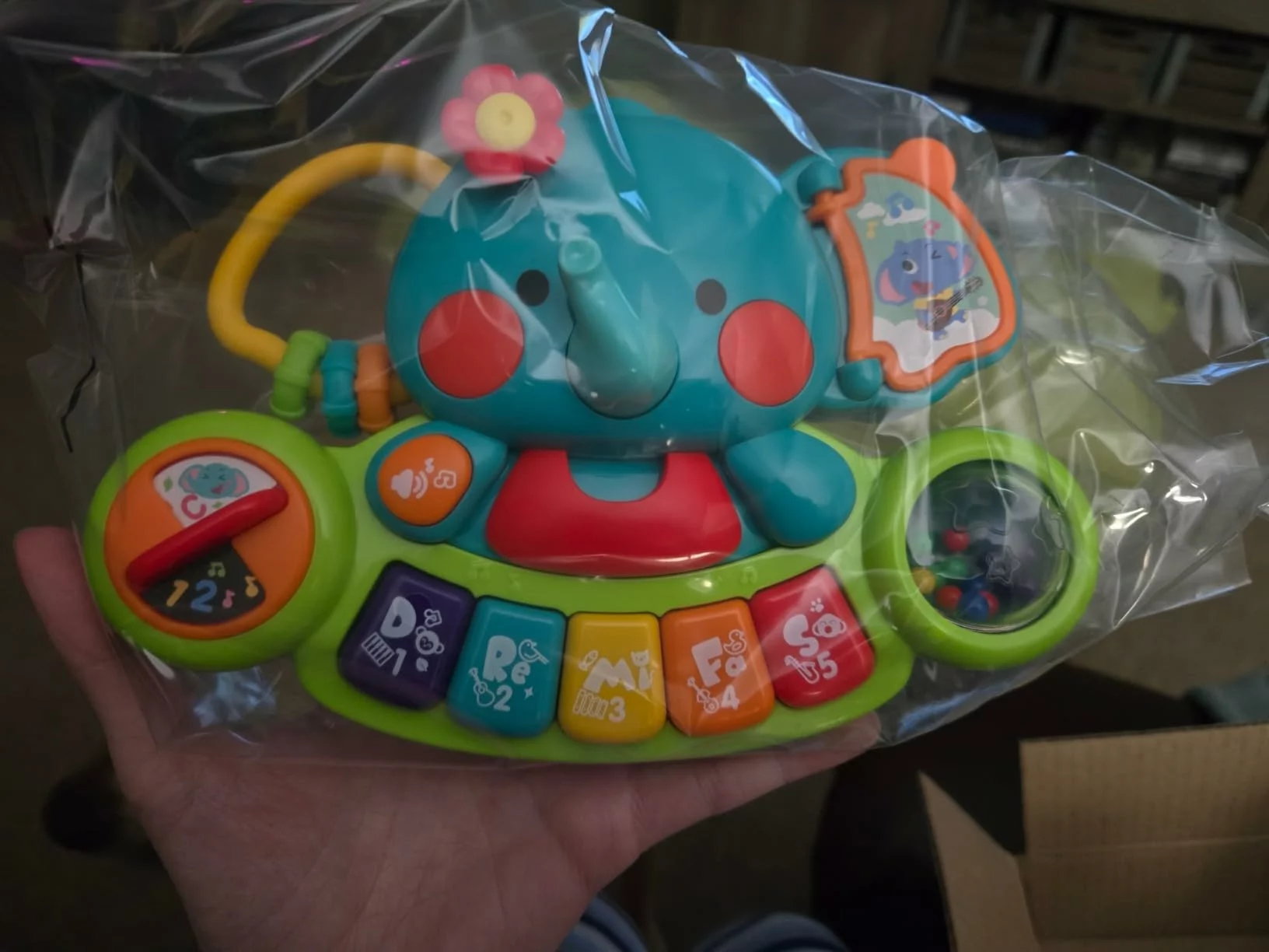 Click to view full screen Baby Piano Toy 6-12 Months, Light Up Musical Keyboard Early Learning Educational Toys for Infant Babies Boys Girls 0-18M Gift photo review