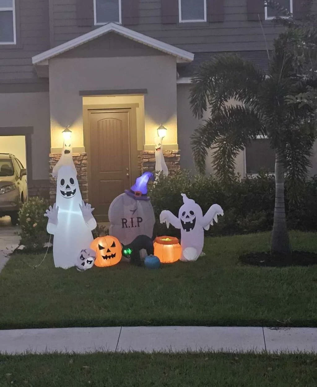 Click to view full screen Halloween Inflatable 8FT Blow Up Ghost Cat Pumpkin with LEDs, Large Outdoor Indoor Garden Lawn Yard Holiday Decor photo review
