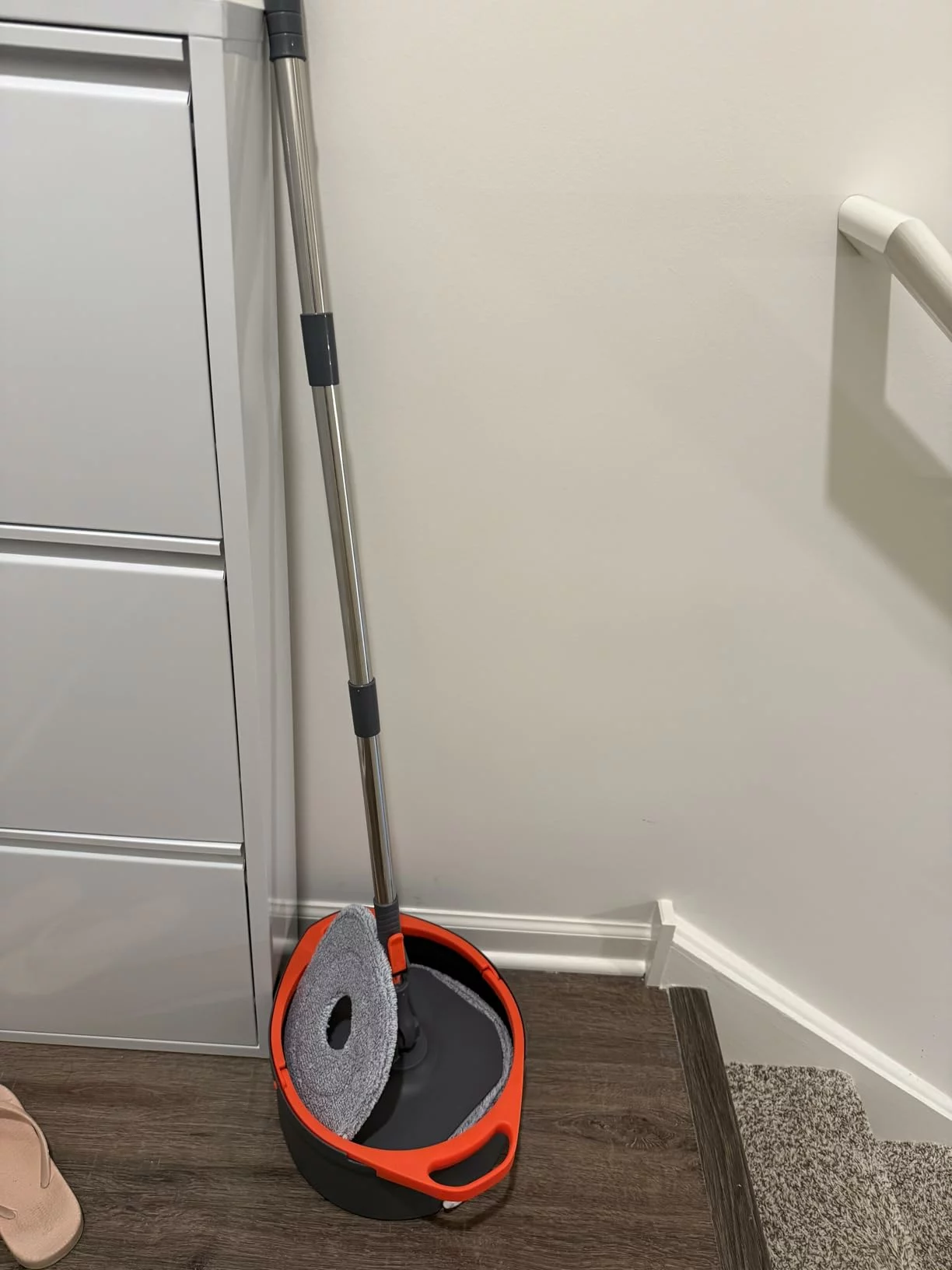 Click to view full screen Spin Mop And Bucket With Separate Dirty And Clean Water System Widening Foldable Handle 2 Replaceable Mop Pads For Hardwood Floor photo review