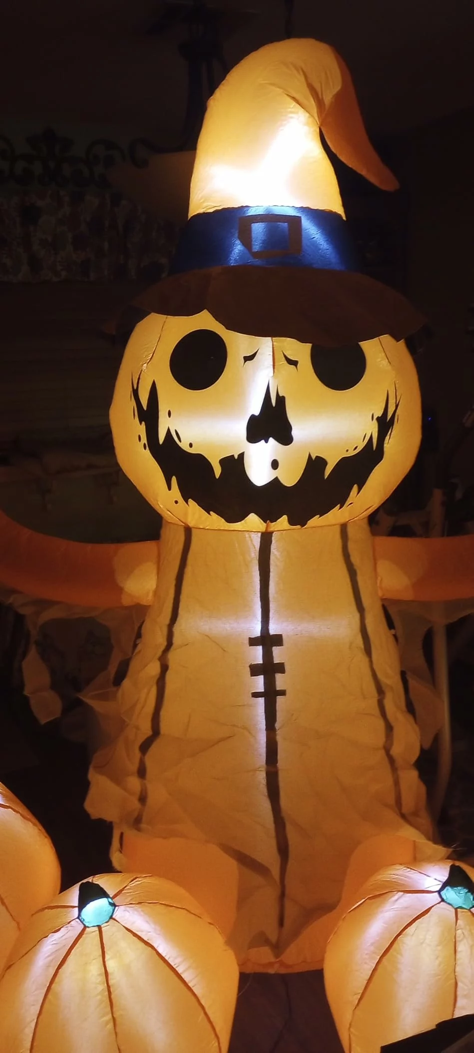 Click to view full screen 8FT Halloween Inflatable Pumpkin Scarecrow with LED Lights, Blow Up Yard Garden Lawn Outdoor Decorations photo review