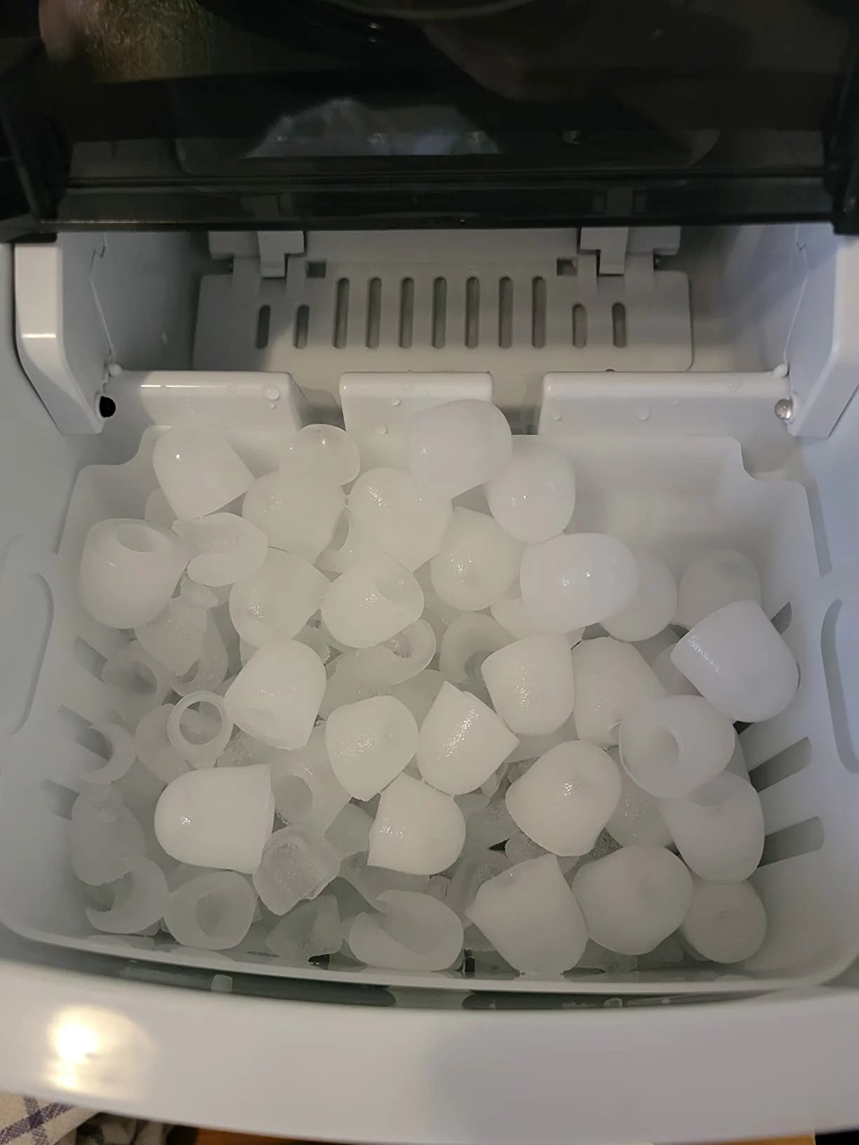 Click to view full screen Portable Countertop Ice Maker, 9 Cubes In 6 Mins, 26Lbs Daily, Self-Cleaning, 2 Ice Sizes, With Scoop & Basket, Stainless Steel. photo review