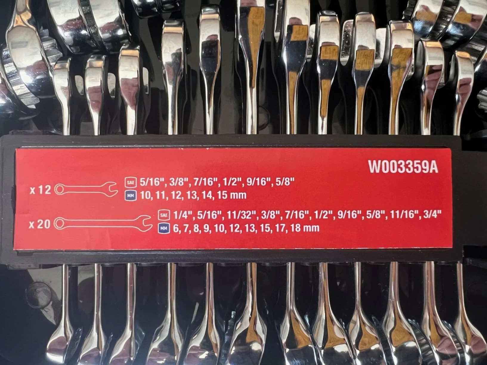 Click to view full screen 32Pcs SAE & Metric Combination Wrench Set 20 Standard 12 Stubby Wrenches With Organizer Tray Steel Mirror Chrome photo review
