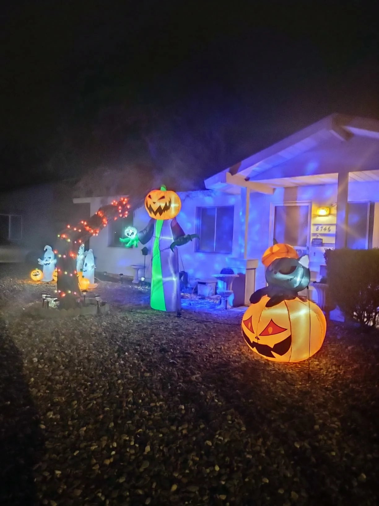 Click to view full screen 8FT Halloween Inflatable Stacked Pumpkins with Witch Hat, Blow Up Outdoor Yard Garden Lawn Decoration with LED photo review