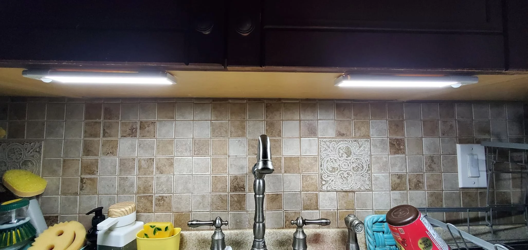 Click to view full screen Under Cabinet Lighting, 36 LED Rechargeable Battery Operated Motion Sensor Light Indoor, Wireless Under Counter Lights for Kitchen, Stairs (4, 8inch) photo review