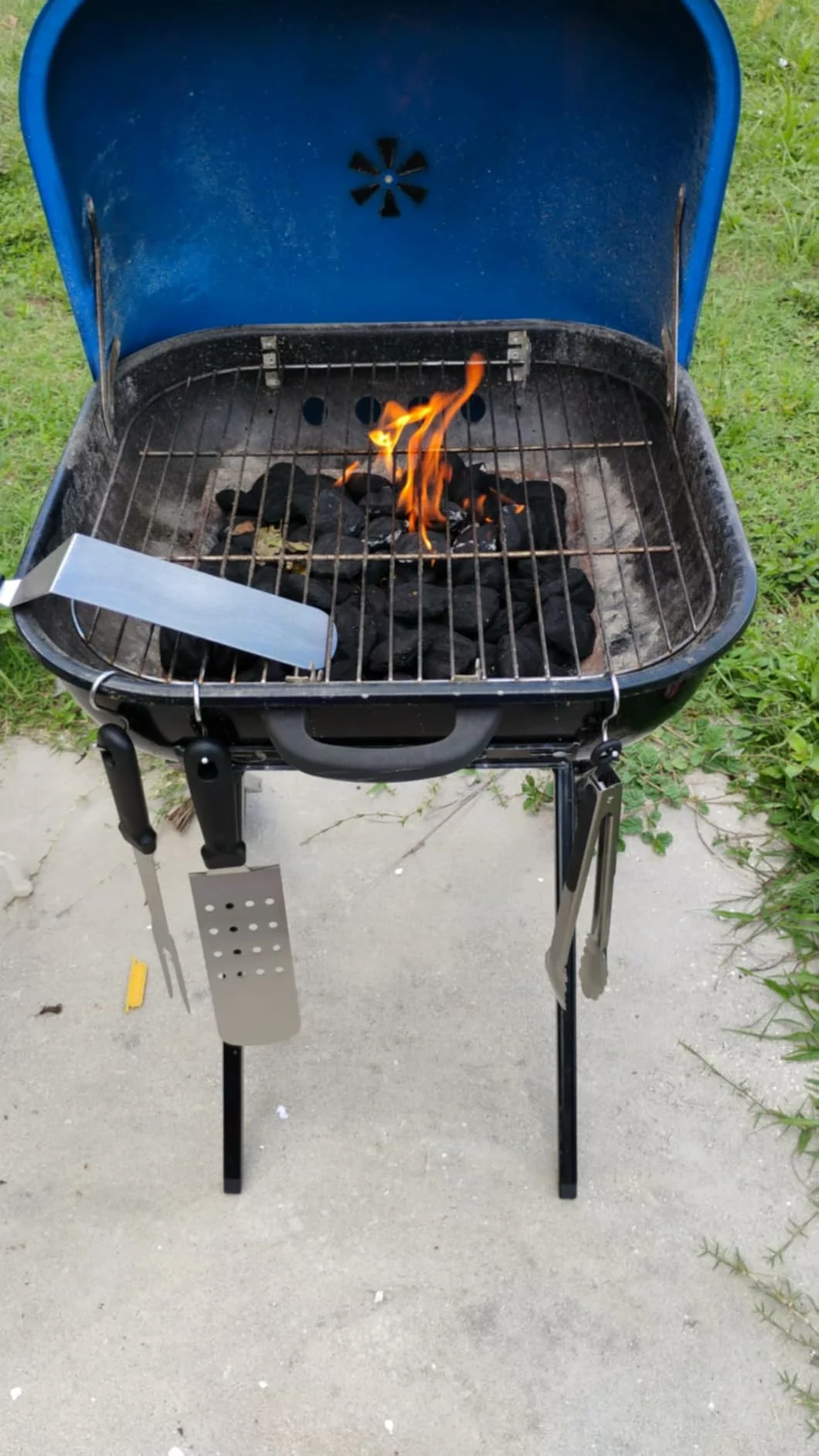 Click to view full screen 76Pcs Griddle Accessories Kit Flat Top Grill Tools Set With Spatulas Scraper Thermometer Storage Bag Outdoor Cooking Utensils Camping photo review
