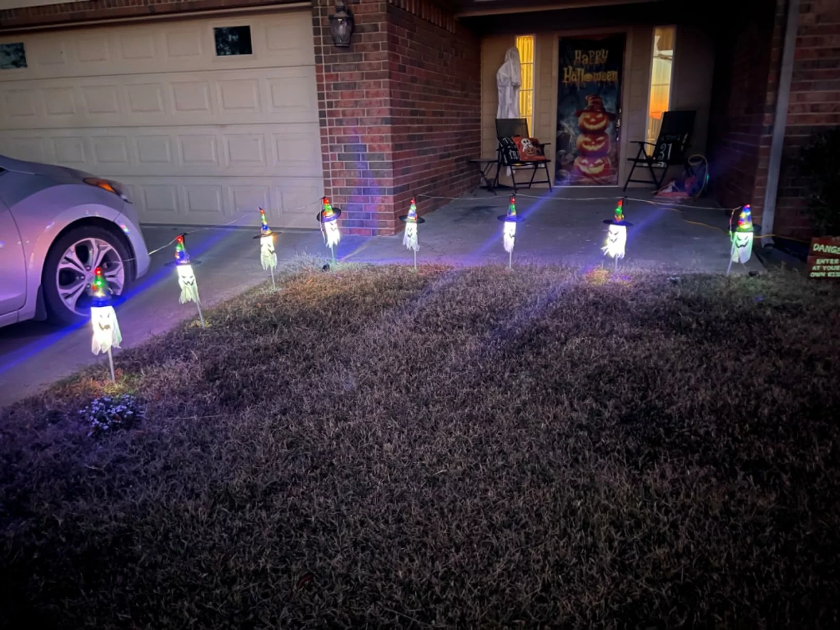 Click to view full screen Halloween Ghost Pathway Lights 4PCS with Witch Hats, LED String Lights Outdoor Waterproof Battery Decor photo review