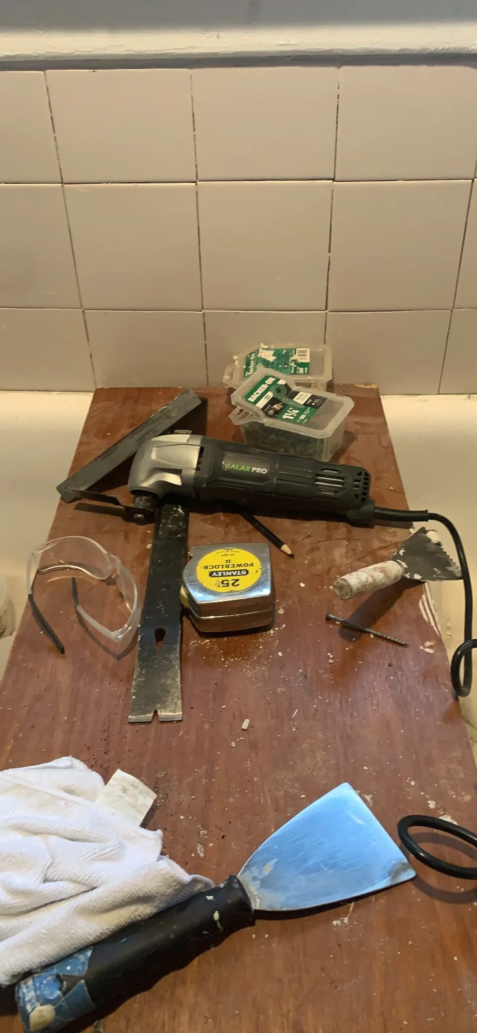 GALAX 2.0A Oscillating Tool, 22000 OPM, 3° Angle, Multi Tool Kit with Saw Blades, Sanding Plate & Papers photo review