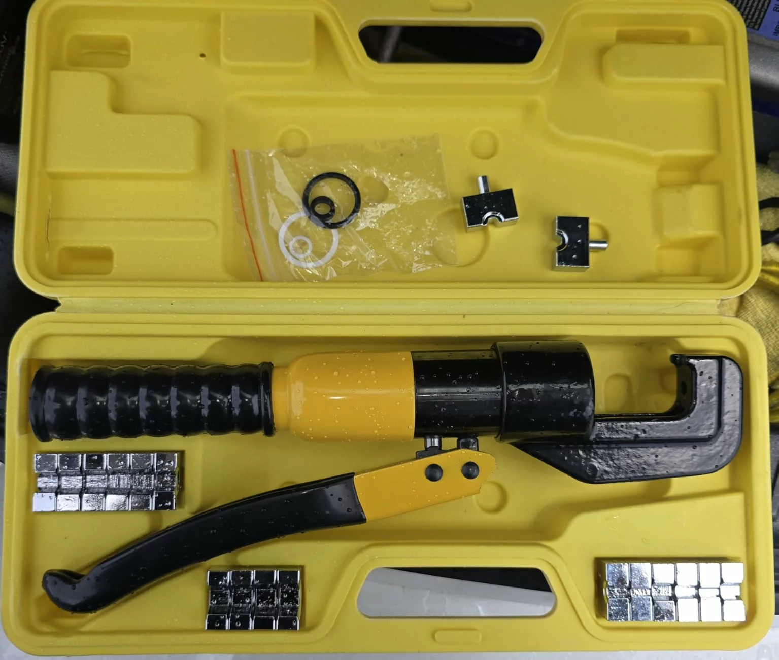 Click to view full screen Hydraulic Crimping Tool With 9 Pairs Of Dies, 12 To 2/0 Awg, Hydraulic Wire Battery Cable Lug Terminal Crimper, Electrical Cables 180° Rotatable Head photo review