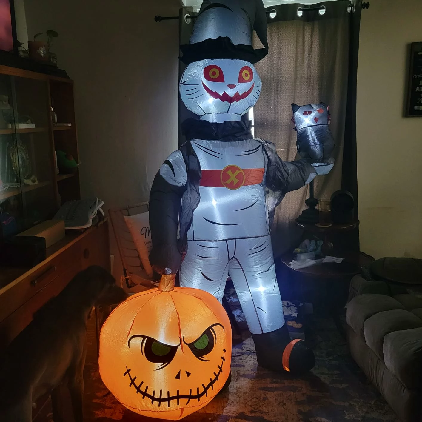 Click to view full screen Halloween Inflatable 7FT Pumpkin Yard Decoration, Lighted Blow Up Outdoor Indoor Lawn Garden Halloween Party Decor photo review