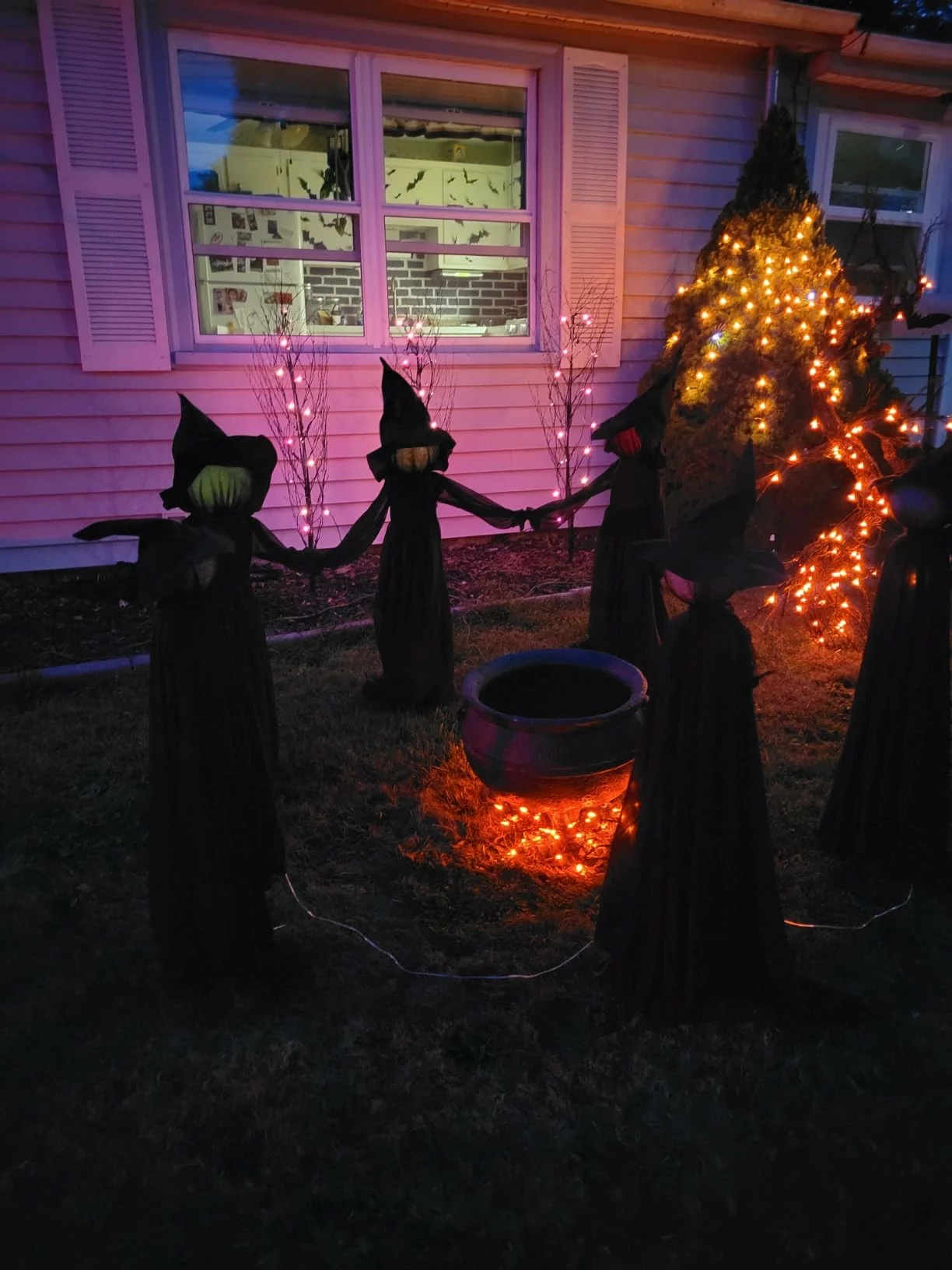 Click to view full screen Halloween Witch Decorations Outdoor Waterproof Yard Stakes 3 Pack 4.2Ft Multicolored Light Up Scary Flying Witch With Sound photo review