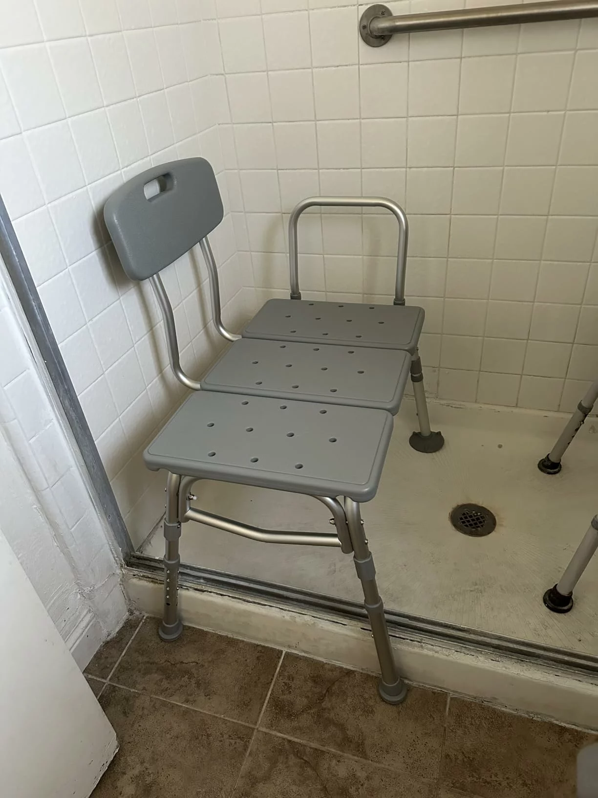 Click to view full screen Heavy-Duty Medline Transfer Bench – Adjustable Shower & Bath Seat for Seniors, Tool-Free Assembly, 400lbs photo review