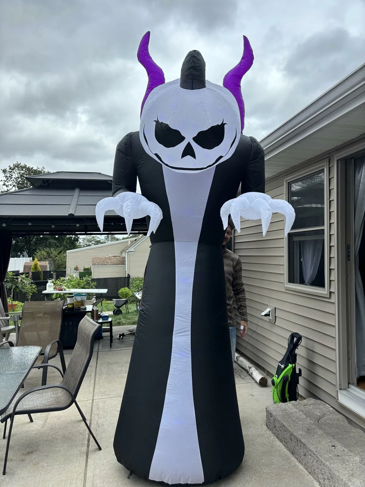 Click to view full screen 10FT Tall Halloween Inflatable Giant Pumpkin Reaper Ghost with Built-in LED Lights, Blow Up Outdoor Yard Lawn Party Decor photo review