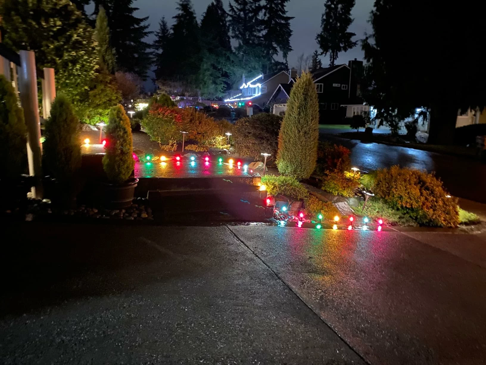 Click to view full screen C9 Warm Christmas Pathway Lights Outdoor, 20 LED 24.2FT Waterproof Yard Walkway Driveway Decorations photo review
