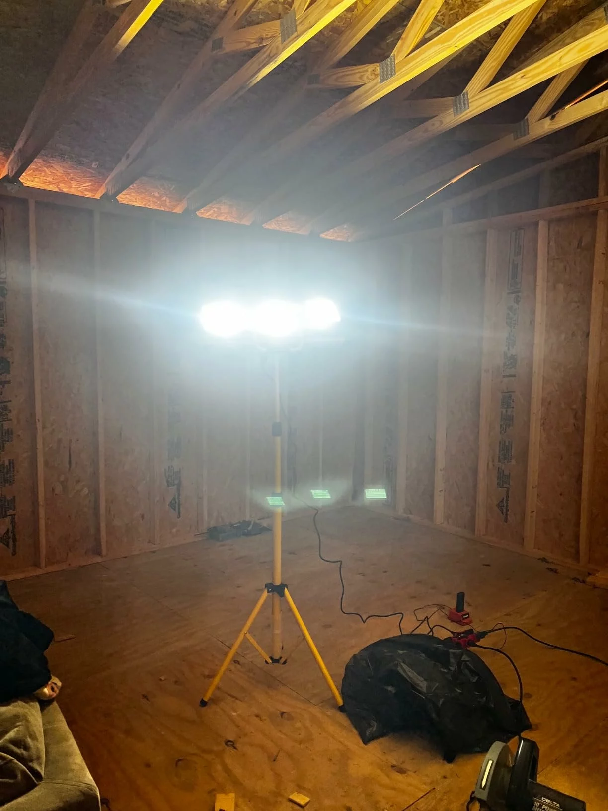 Click to view full screen Work Lights With Stand 2 Adjustable Head LED Work Light Foldable Tripod Stand Portable Removable Construction Lights With Individual Switch photo review