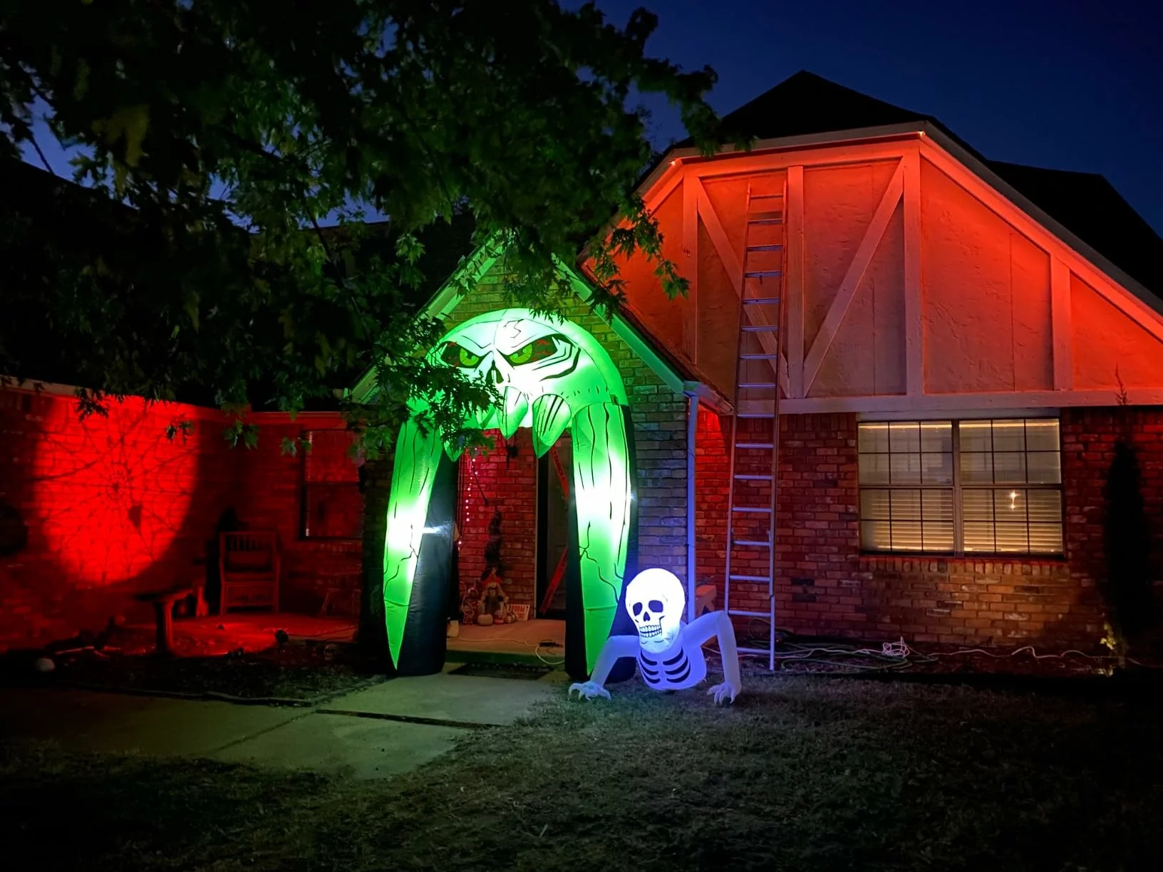 Click to view full screen 10FT Halloween Inflatable Monster Mouth Archway Waterproof with Built-in LED Lights, Blow Up Outdoor Yard Lawn Garden Party Decor photo review