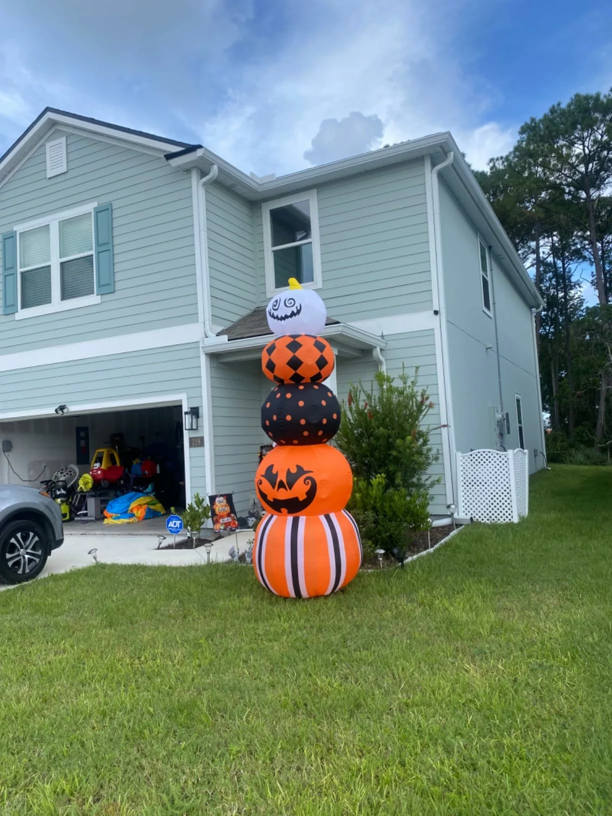 Click to view full screen 10FT Giant Halloween Pumpkin Stack Decoration Built-in LED Lighted Blow Up Home Yard Outdoor Indoor Garden Lawn Decor photo review