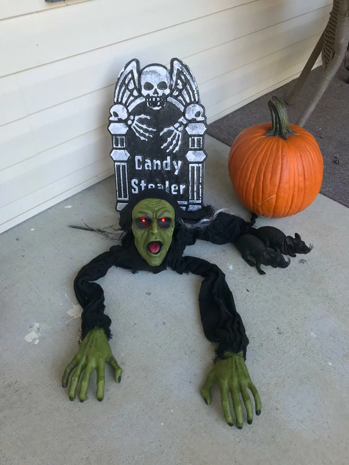 Click to view full screen JOYIN Halloween Zombie Groundbreaker Decoration, Outdoor Animated Prop with Flashing Eyes & Sound for Yard Lawn Graveyard Haunted House Decor photo review