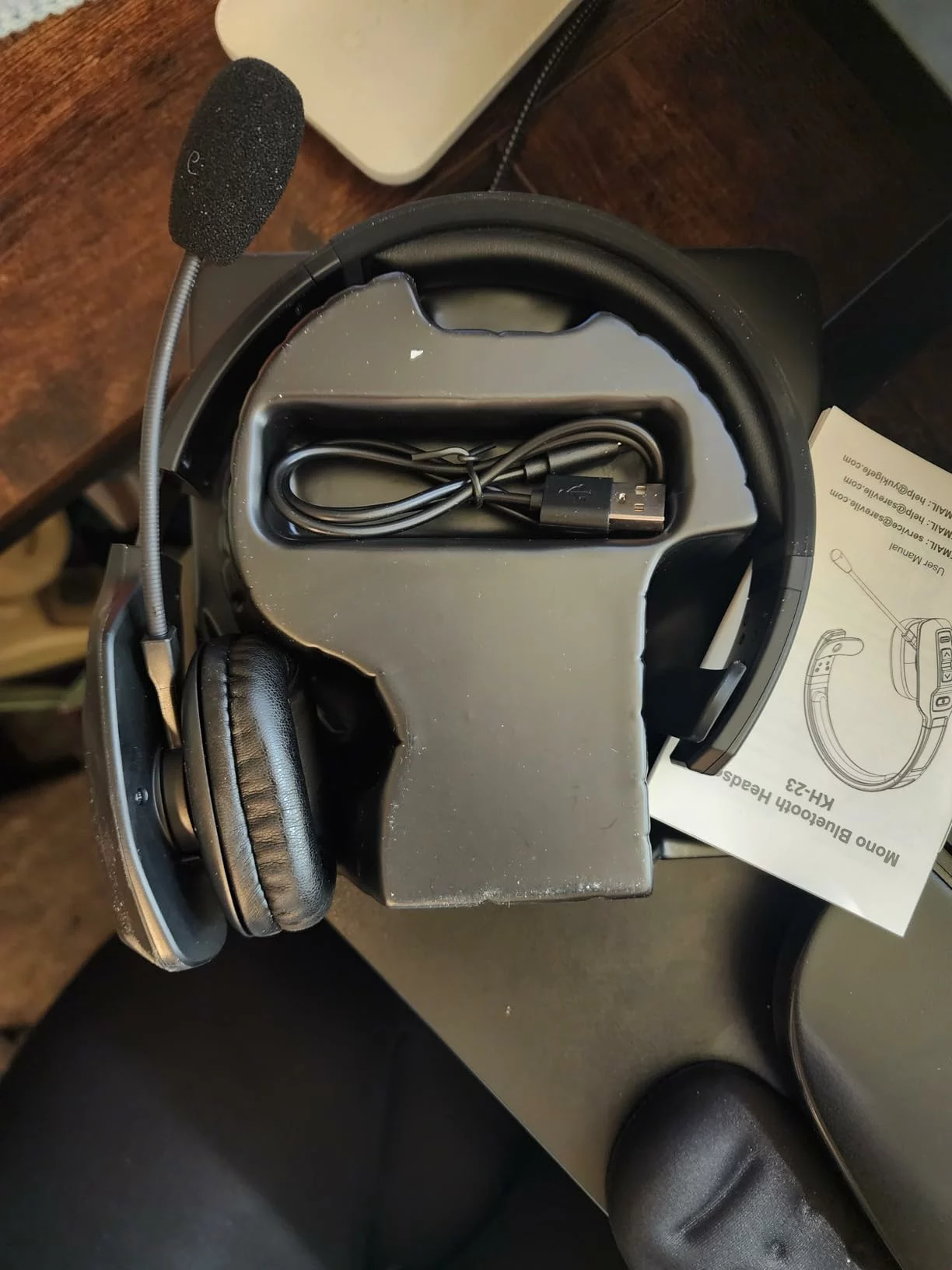 Click to view full screen Trucker Bluetooth Headset V5.2 Wireless with Mic, AI Noise Canceling On-Ear Headphone with Mute for Office Driver photo review