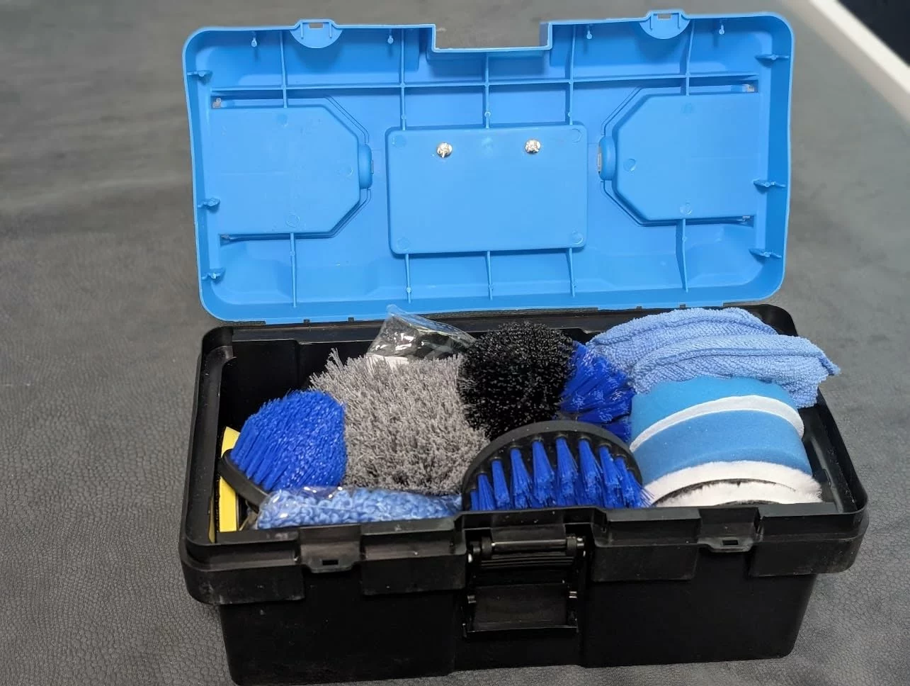 Click to view full screen 30Pcs Car Detailing Kit Car Detailing Brush Set Car Wash Cleaning Kit With Dusters Extendable Handle For Exterior Cleaning photo review