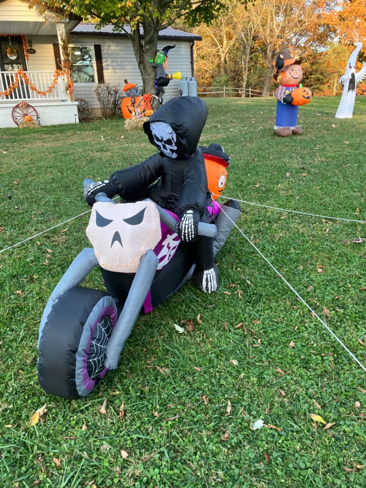 Click to view full screen 8FT Halloween Inflatable Pumpkin with Ghost Skull Tombstone Blow Up Decorations Outdoor Waterproof Built-in LED Lights Yard photo review