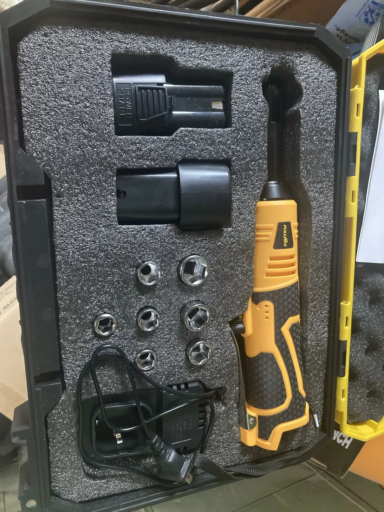Click to view full screen Cordless Ratchet Wrench 3/8 Drive Electric Ratchet Kit 44Ft-Lbs With 2Pack 2000mAh Batteries Fast Charger 7 Sockets photo review