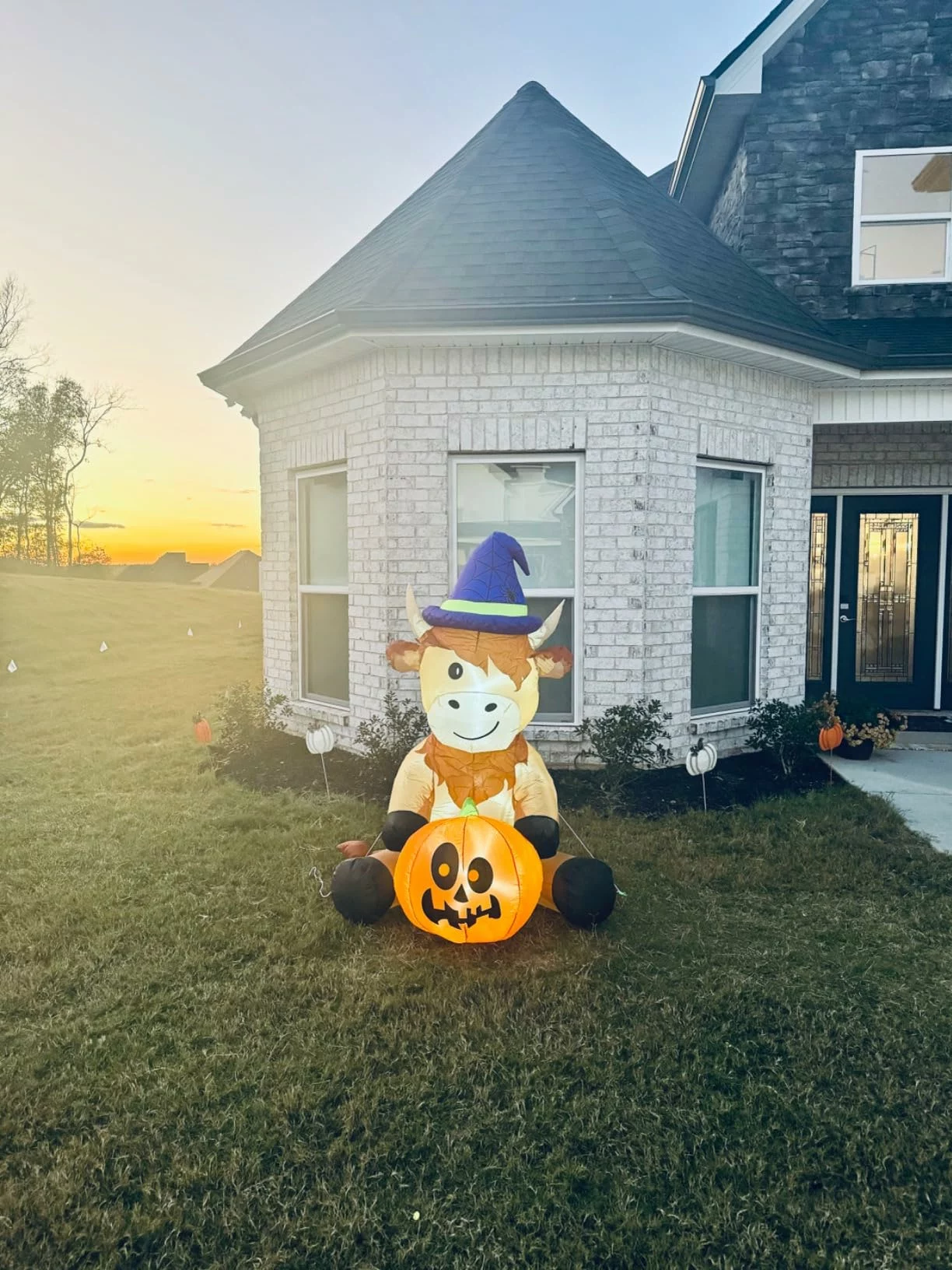 Click to view full screen 10FT Giant Halloween Pumpkin Stack Decoration Built-in LED Lighted Blow Up Home Yard Outdoor Indoor Garden Lawn Decor photo review