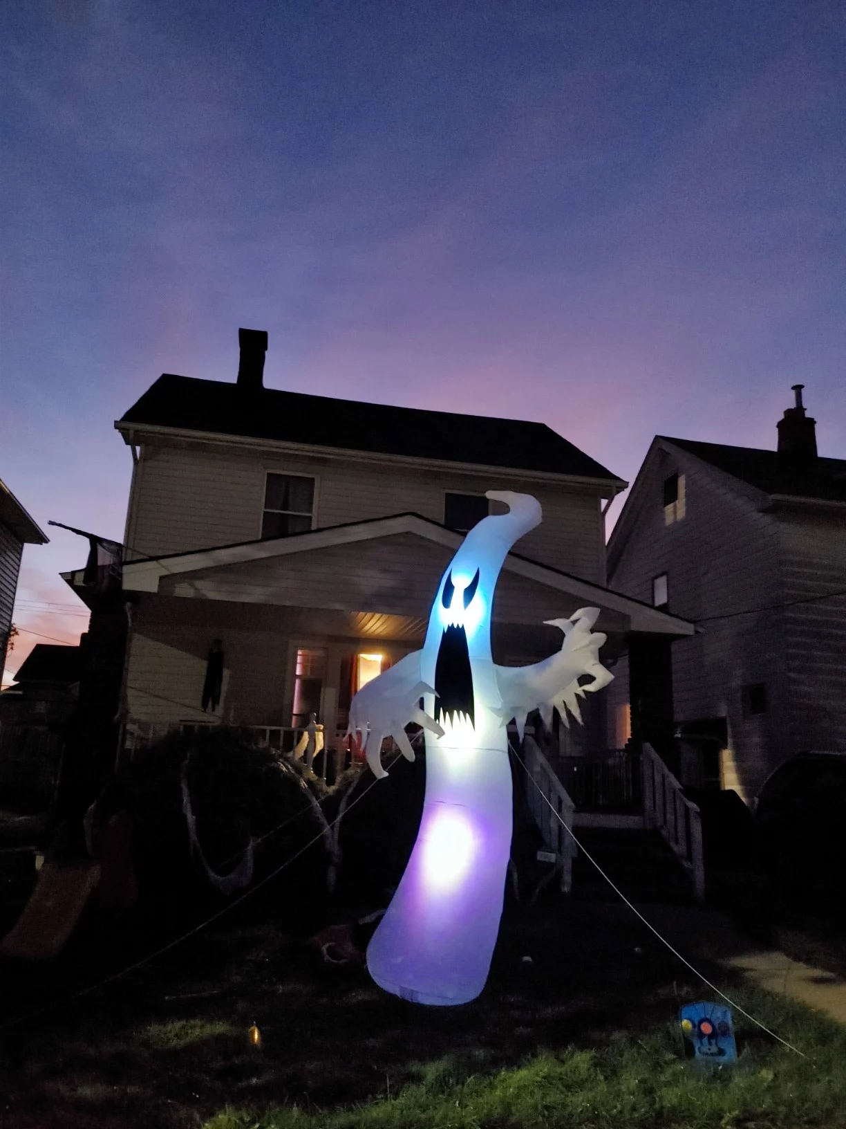 Click to view full screen 8FT Halloween Inflatable Pumpkin with Ghost Skull Tombstone Blow Up Decorations Outdoor Waterproof Built-in LED Lights Yard photo review