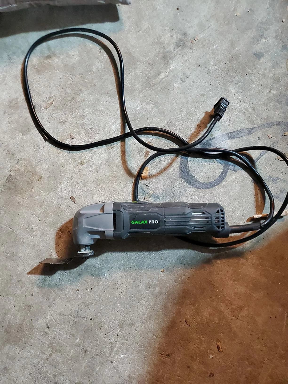 GALAX 2.0A Oscillating Tool, 22000 OPM, 3° Angle, Multi Tool Kit with Saw Blades, Sanding Plate & Papers photo review