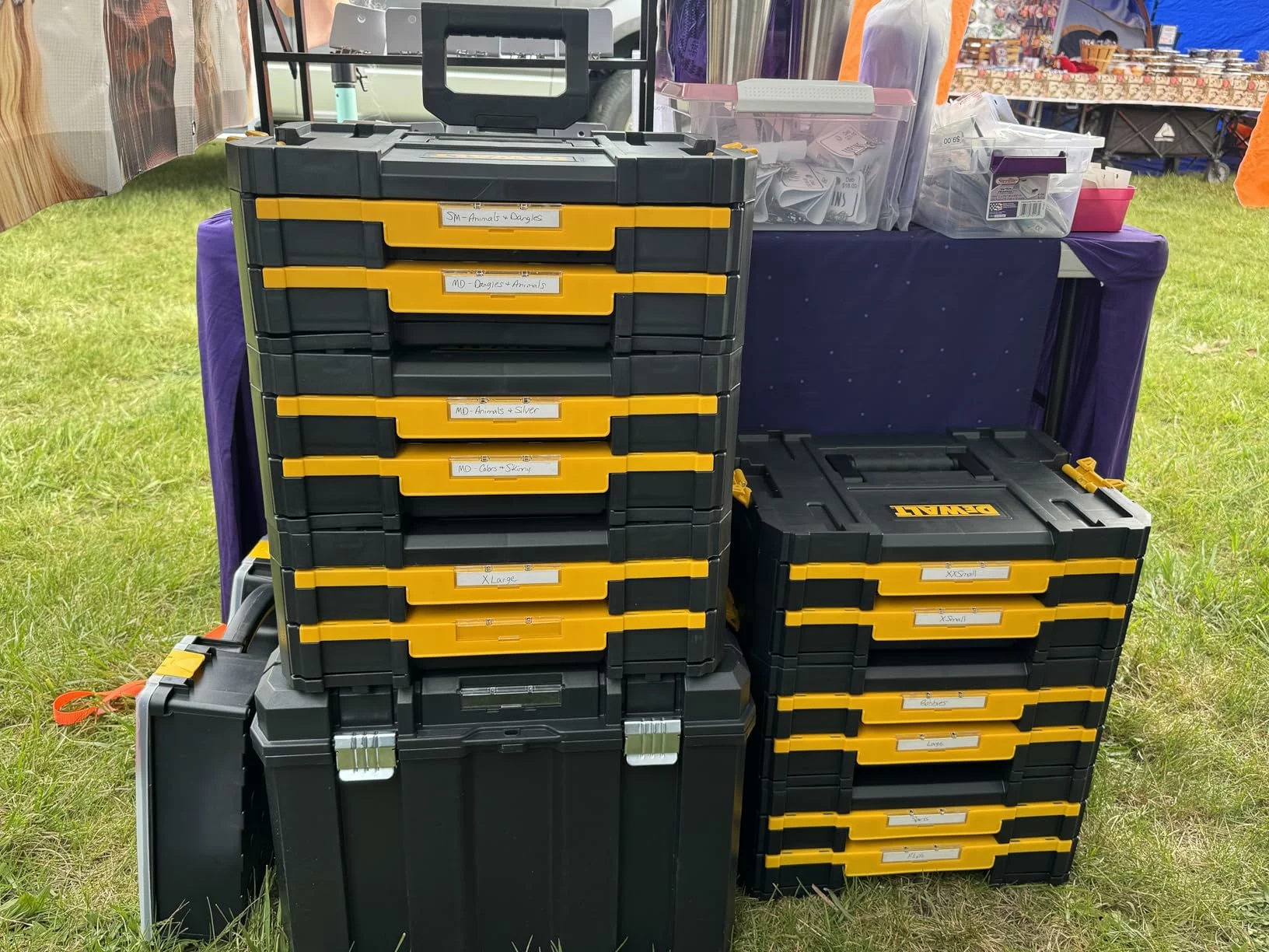 Click to view full screen Dewalt Portable Rolling Tool Box With Wheels Modular Large With Telescopic Handle Carrier Deep Stackable photo review