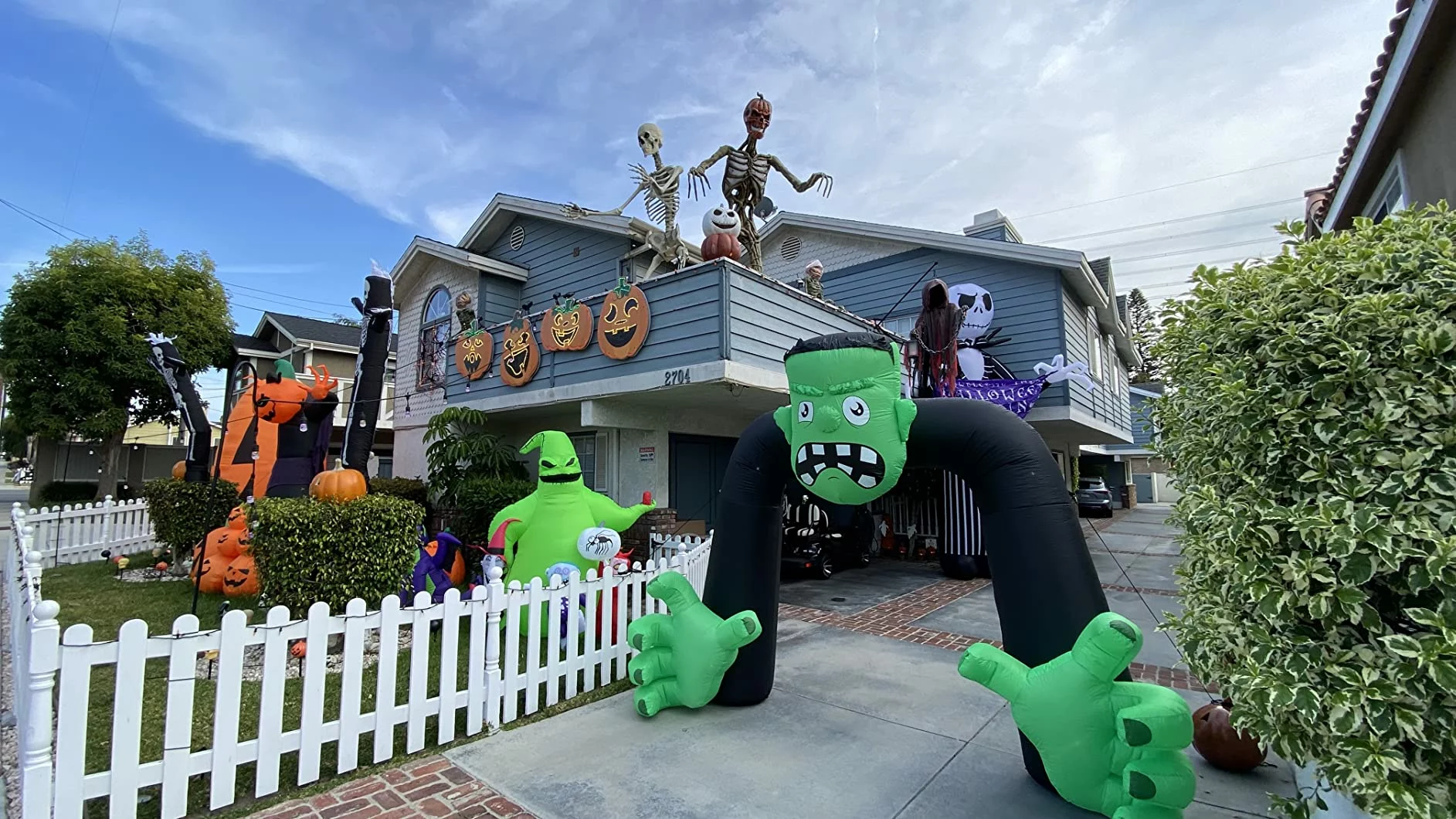 Click to view full screen 14FT Length X 10FT Tall Halloween Archway Inflatable Tree with 4 Colorful Ghosts Outdoor Decorations photo review