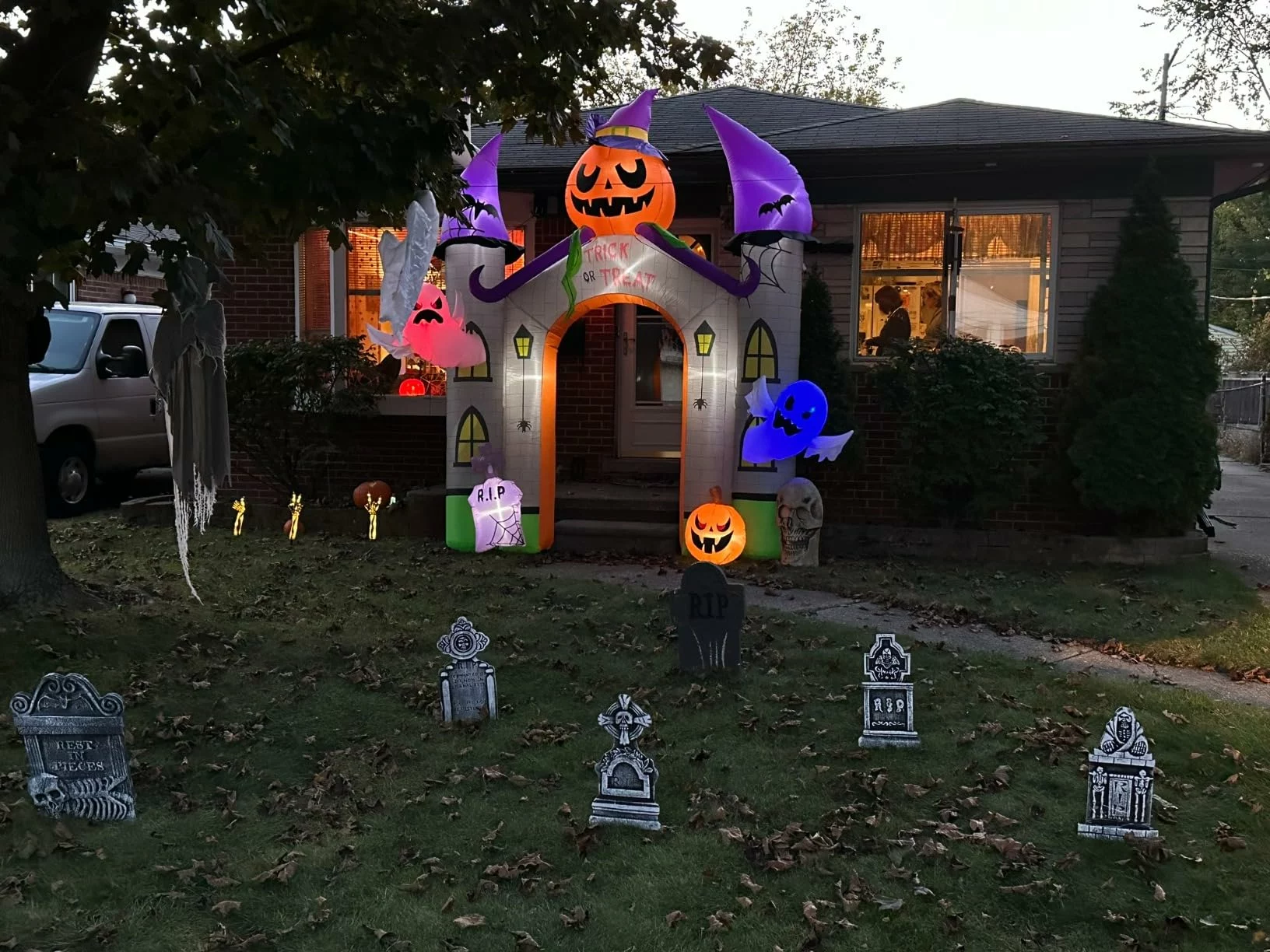 Click to view full screen Large 11FT Halloween Inflatable Castle Arch with Pumpkin Ghost Trick or Treat LED, Blow Up Haunted House Yard Patio photo review