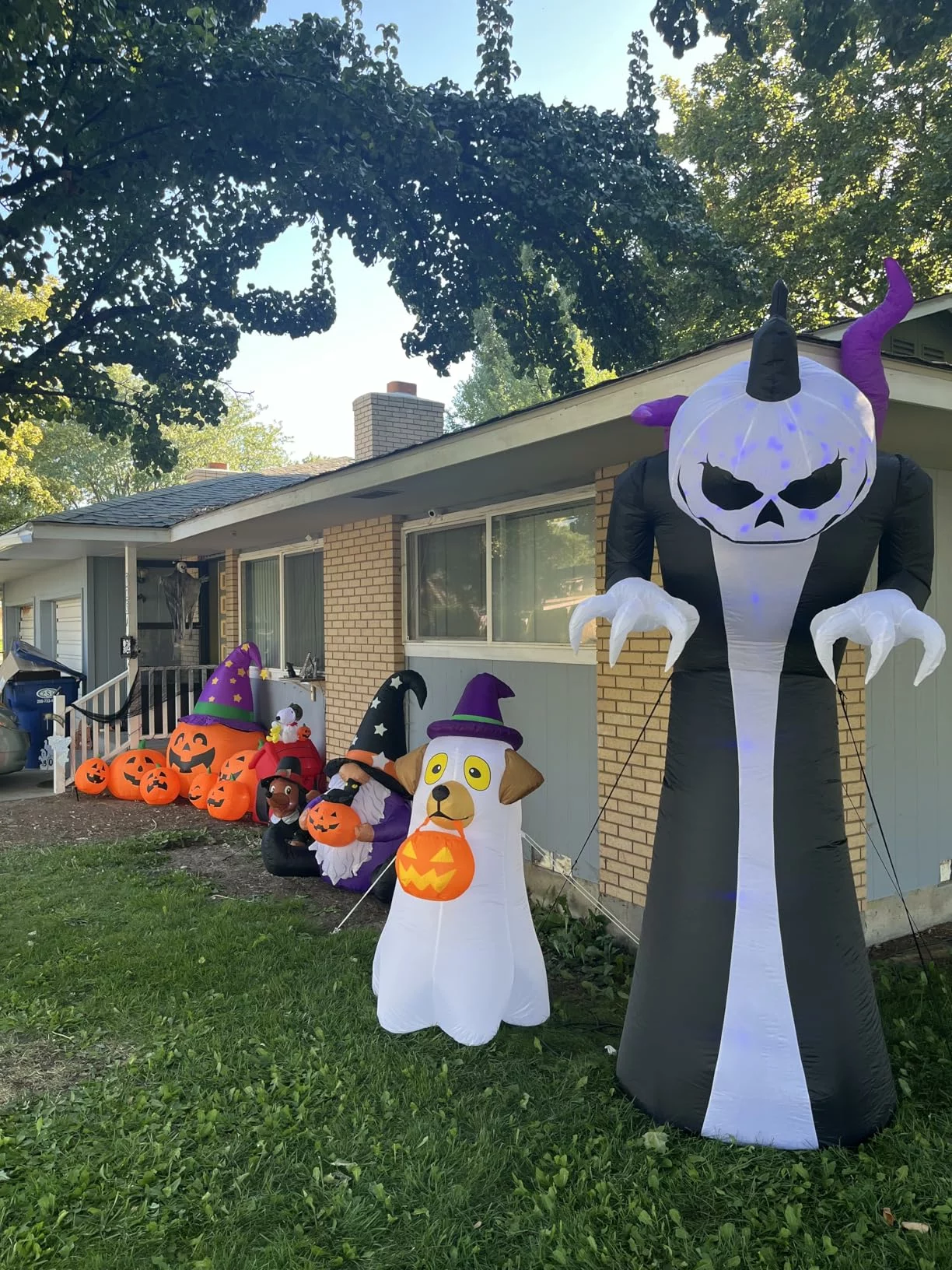 Click to view full screen 10FT Tall Halloween Inflatable Giant Pumpkin Reaper Ghost with Built-in LED Lights, Blow Up Outdoor Yard Lawn Party Decor photo review