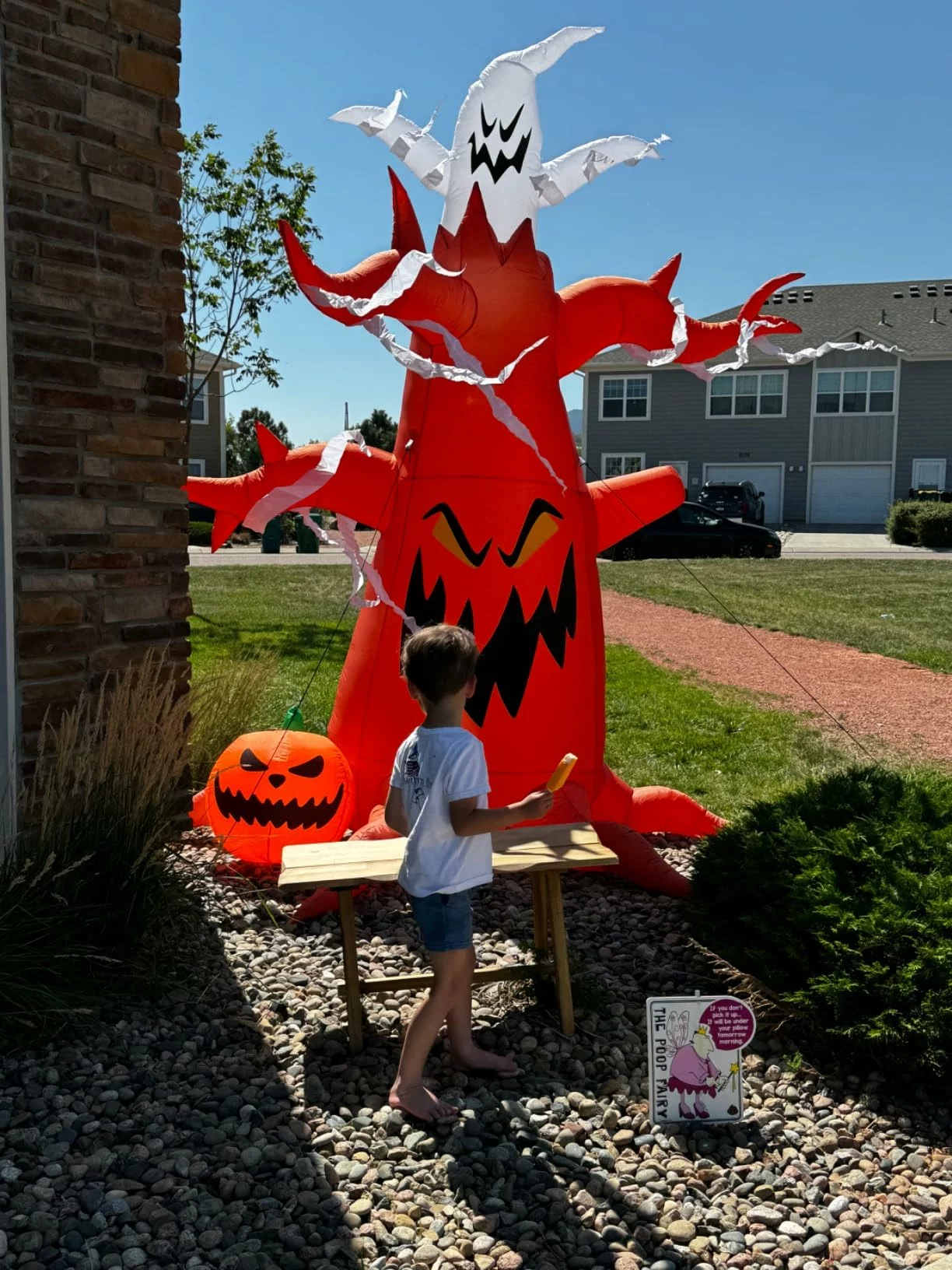 Click to view full screen 10FT Halloween Inflatable Scary Dead Tree with Pumpkin & Ghost, Built-in LED Lights, Blow Up Outdoor Yard Lawn Garden Decor photo review