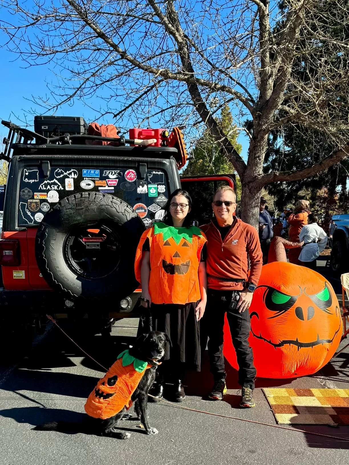 Click to view full screen 12FT Halloween Inflatable Ghost with Built-in LEDs & Red Eyes, Blow Up Outdoor Scary Front Yard Porch Party Decor photo review
