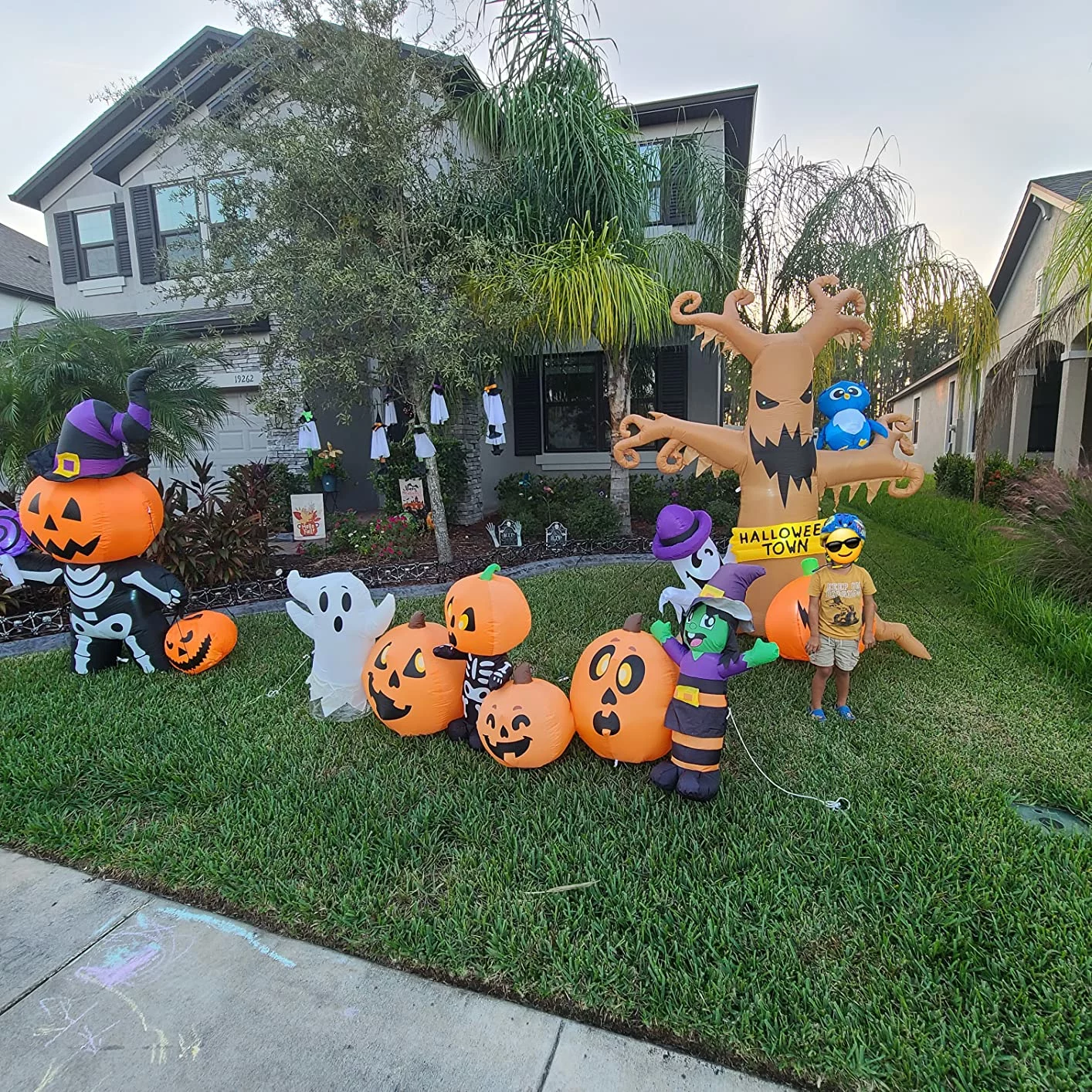 Click to view full screen Halloween Inflatable 8FT Dead Tree with Owl, Ghost & Pumpkin, LED Lighted Blow Up Decoration for Outdoor Yard Lawn Garden photo review