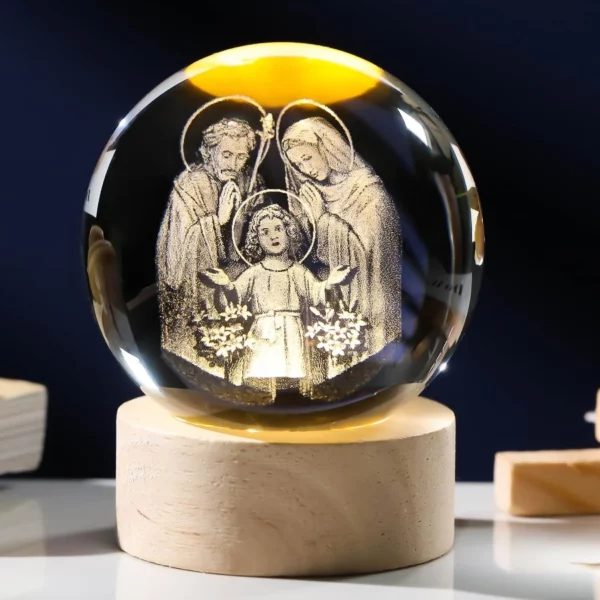 3D Crystal Holy Family Jesus Figurine, Laser Engraved Glass Statue with Wooden Base, Christian Catholic Easter Religious Home Decoration Gift