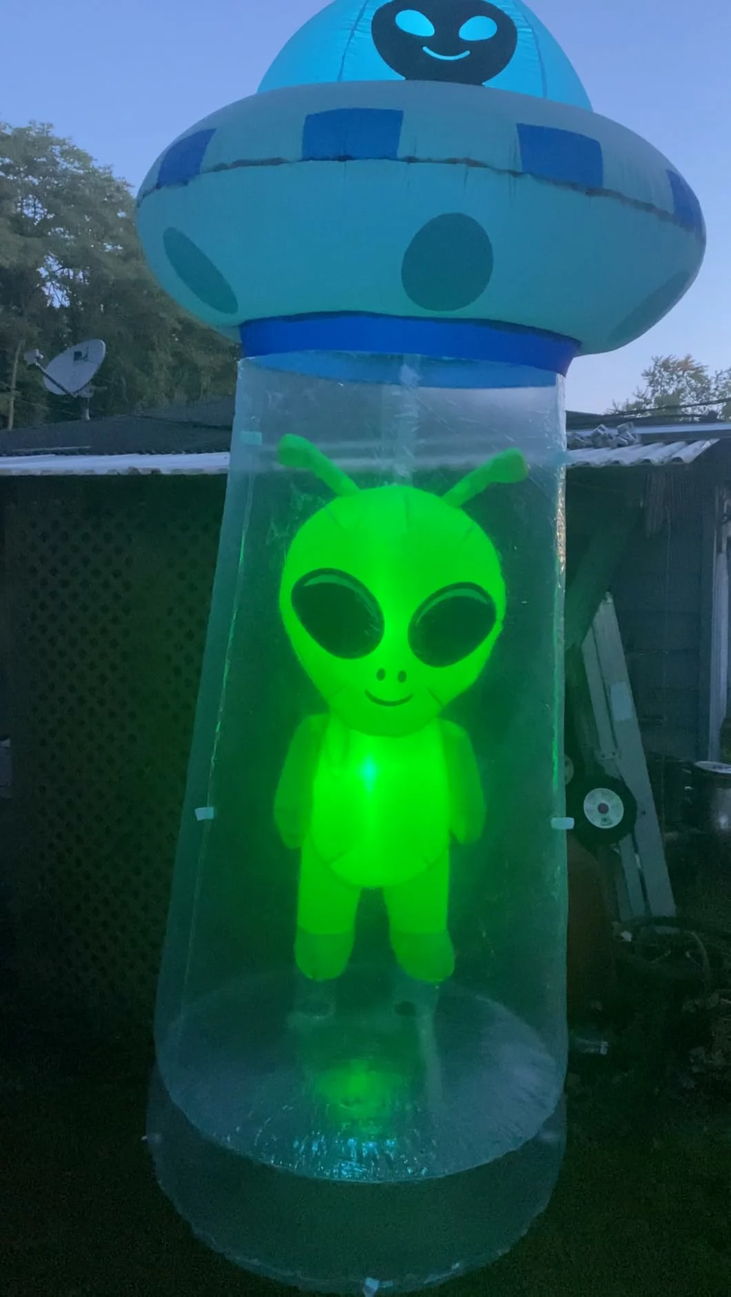 Click to view full screen 9.5FT Halloween Inflatable UFO Alien Outdoor Decoration with LED Lights, Huge Blow Up Yard Décor for Party Lawn Festival photo review