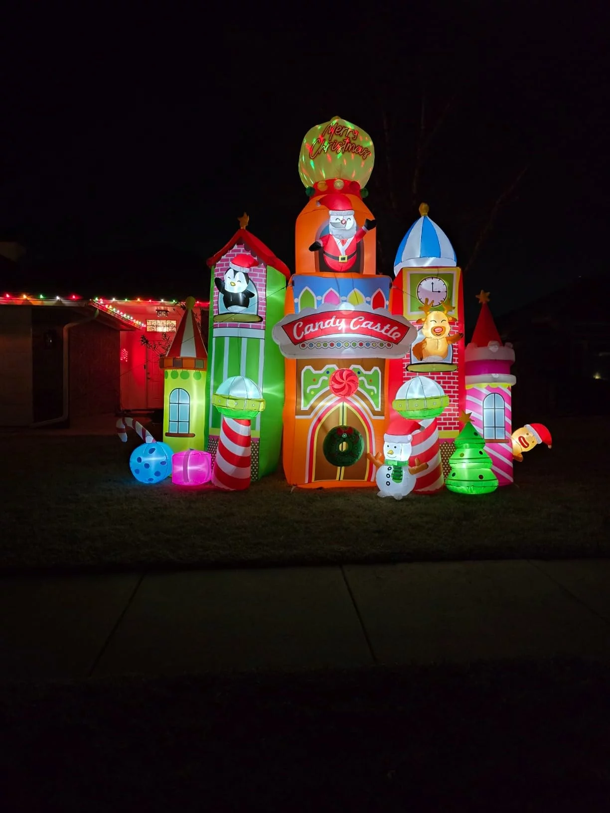 ZPISF 6FT Christmas Inflatable Gingerbread Man in Hot Cocoa Mug – Cute LED Blow Up Outdoor Yard Decoration for Garden, Lawn & Xmas Holiday photo review