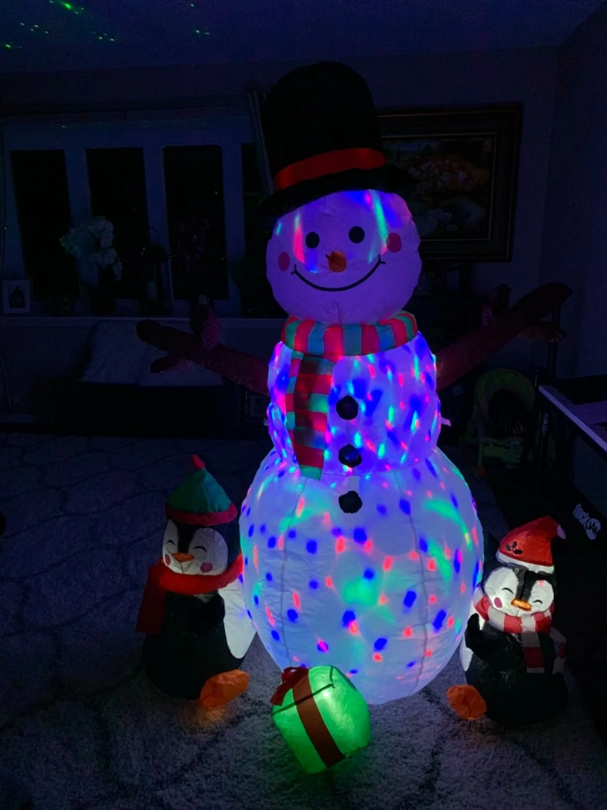 OurWarm 6FT Christmas Inflatable Snowman & Penguin – Outdoor Blow Up Yard Decoration with Rotating LED Lights for Garden & Lawn photo review