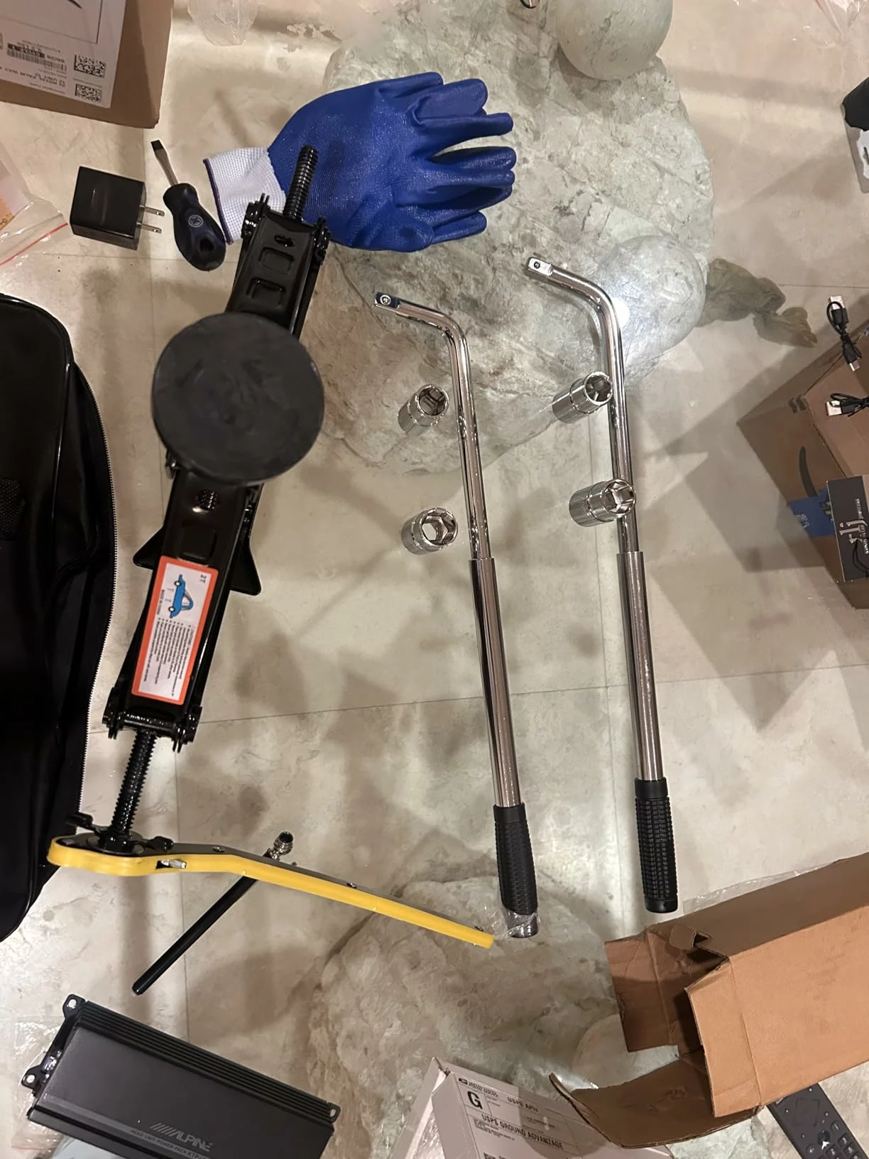 Click to view full screen Portable Car Jack Kit, 2 Ton Scissor Jack with Lug Wrench, Emergency Tire Change Repair Kit for Car SUV Universal Use photo review