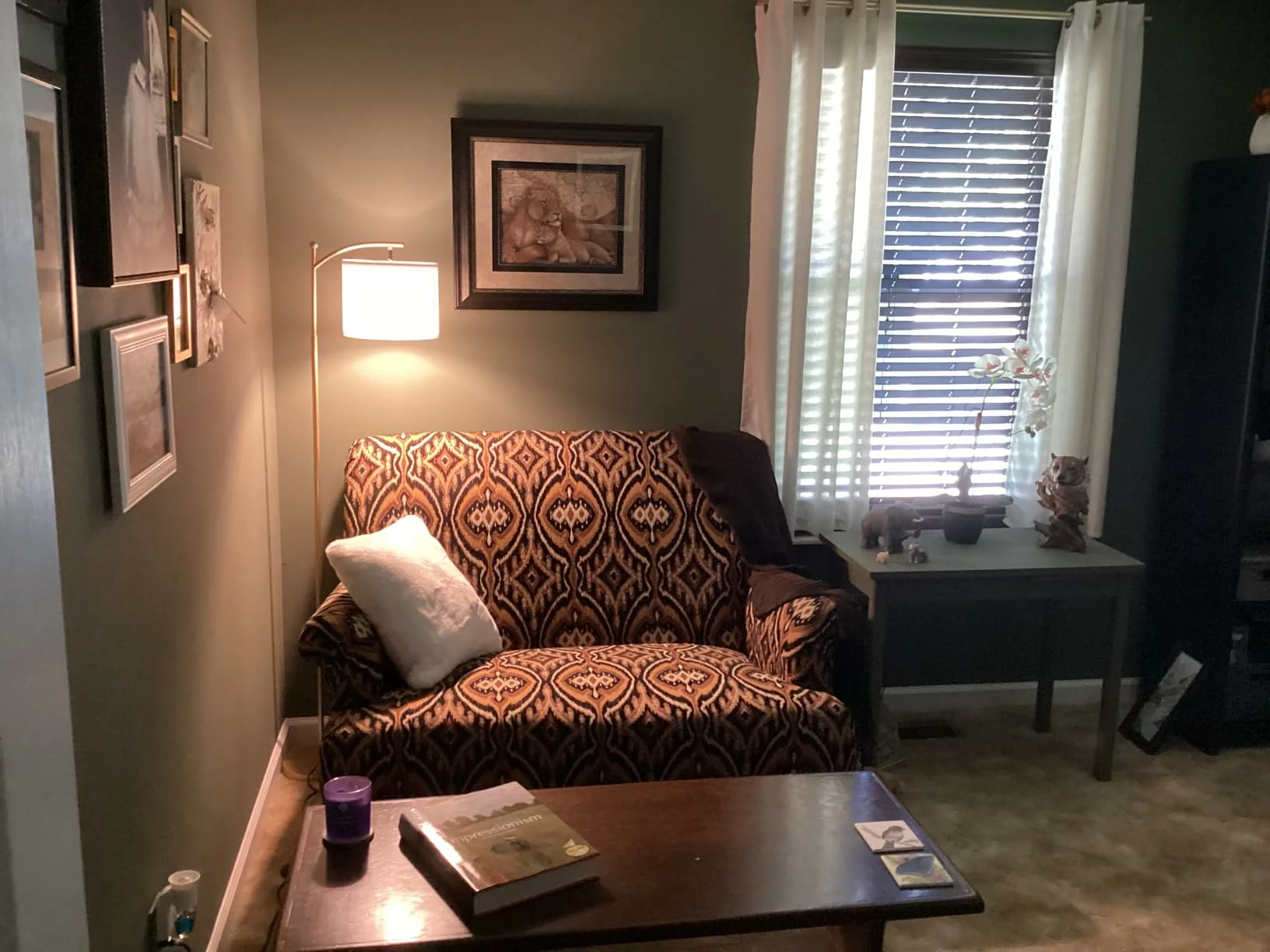 Click to view full screen Ambimall Smart Floor Lamp with RGB Dimmable Bulb, Adjustable Color Temperatures, Beige Shade & Black Pole photo review